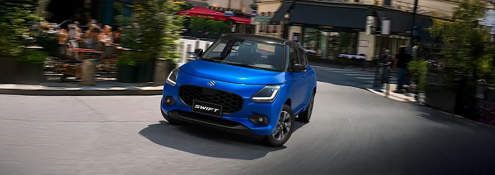 Vista frontal del Suzuki New Swift Híbrido, un vehículo pequeño y ágil